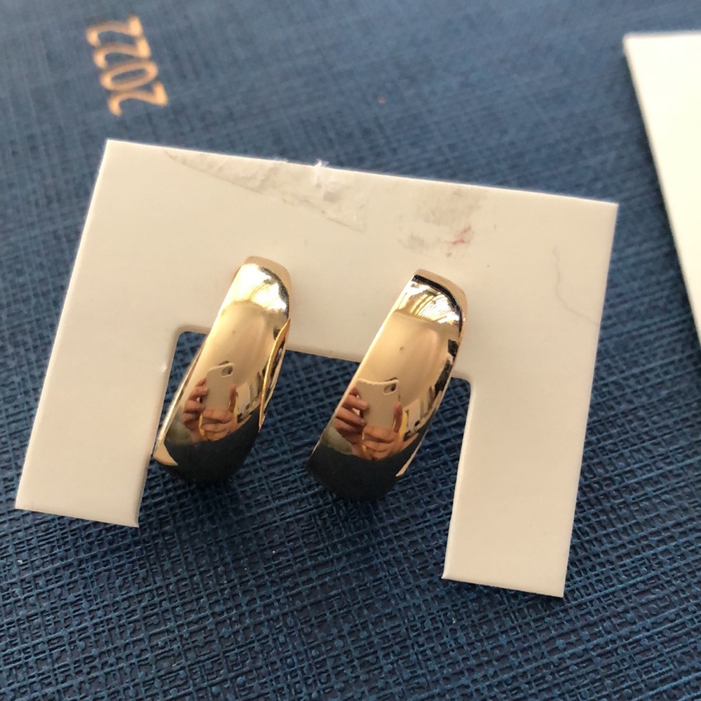 H&M gold hoop earrings 2 pk - Picture 4 of 7